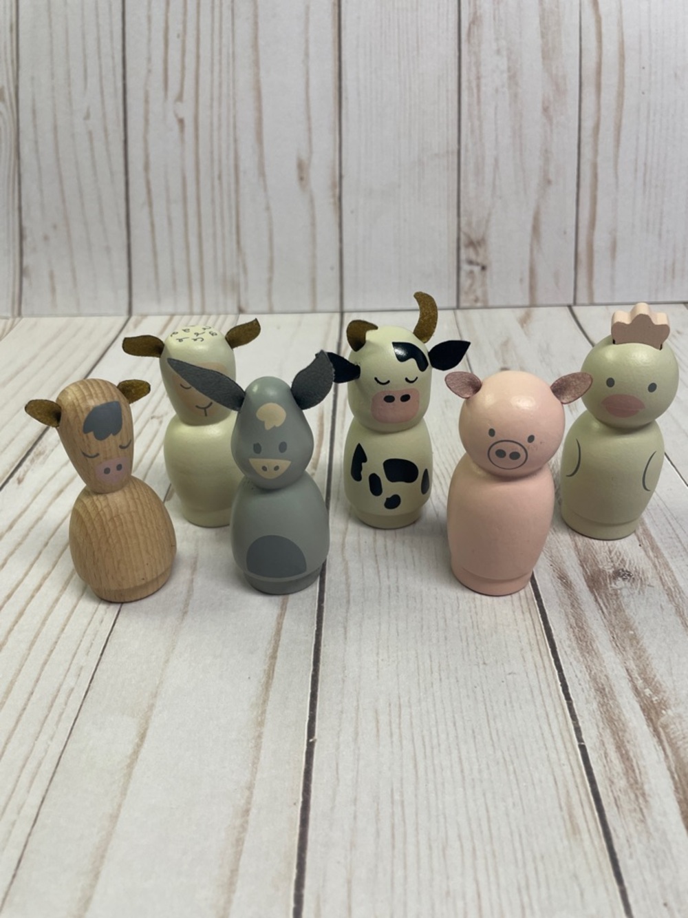 Hearth & Hand by Magnolia Toy Pal Figurine Set 6 Piece Wood Peg Farm Animals NEW